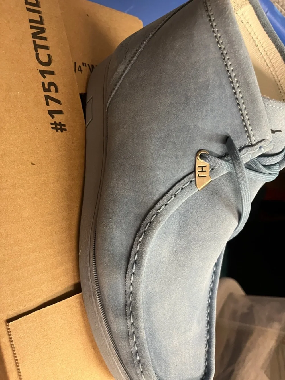 Men's Suede Chukka Boots in Dusty Light Blue - Picture 3 of 7